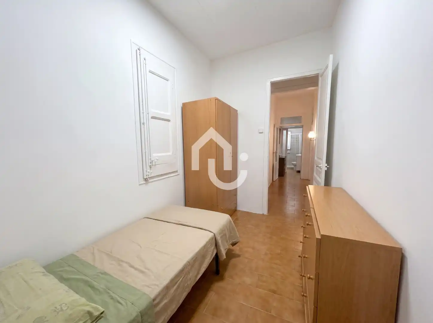 Schlafzimmer von Erdgeschoss zum Verkauf in Barcelona mit Abstellraum