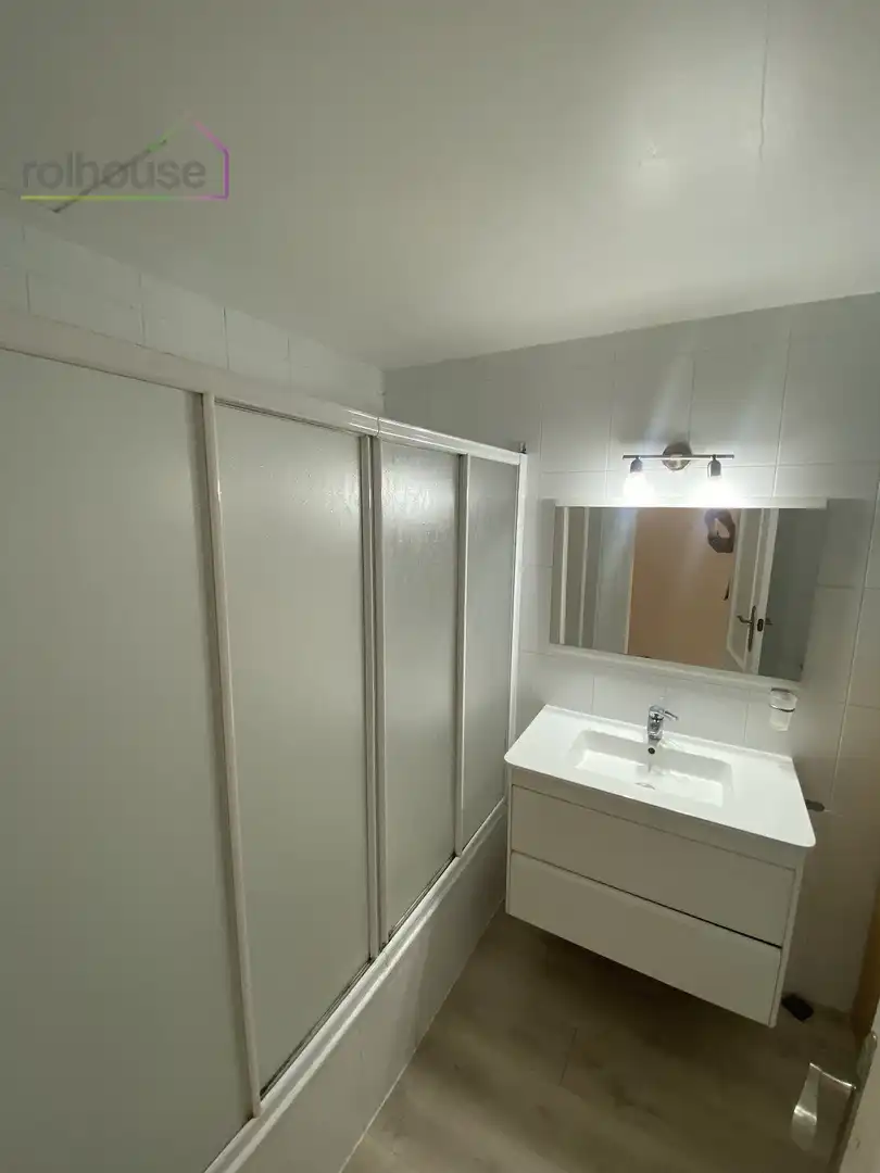 Baño de Piso de alquiler en  Palma de Mallorca con Aire acondicionado, Parquet y Terraza