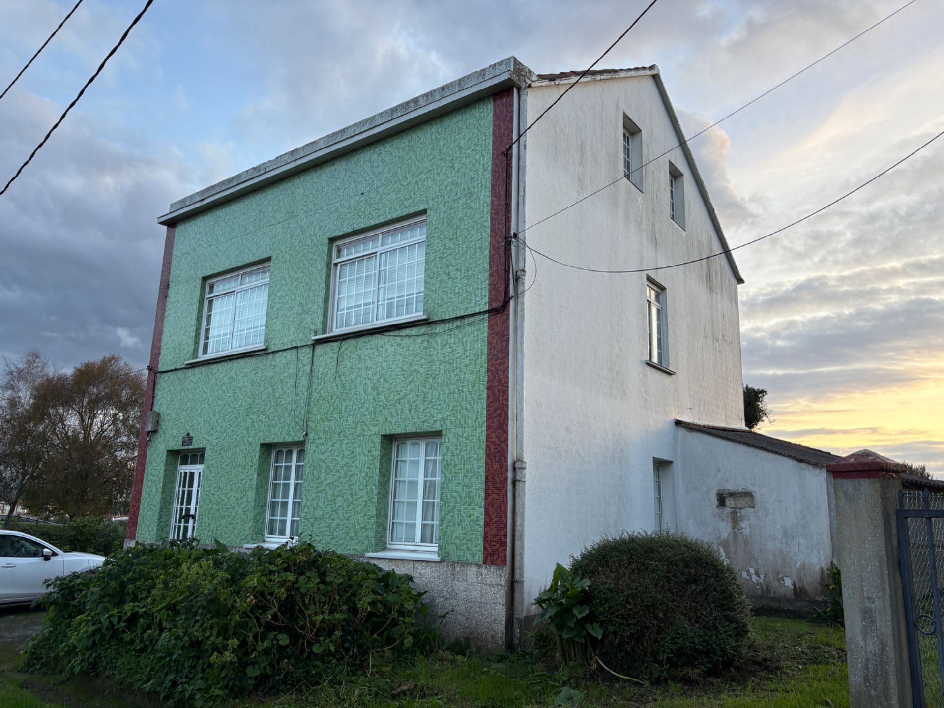Vista exterior de Casa o xalet en venda en Ferrol amb Jardí privat, Traster i Moblat