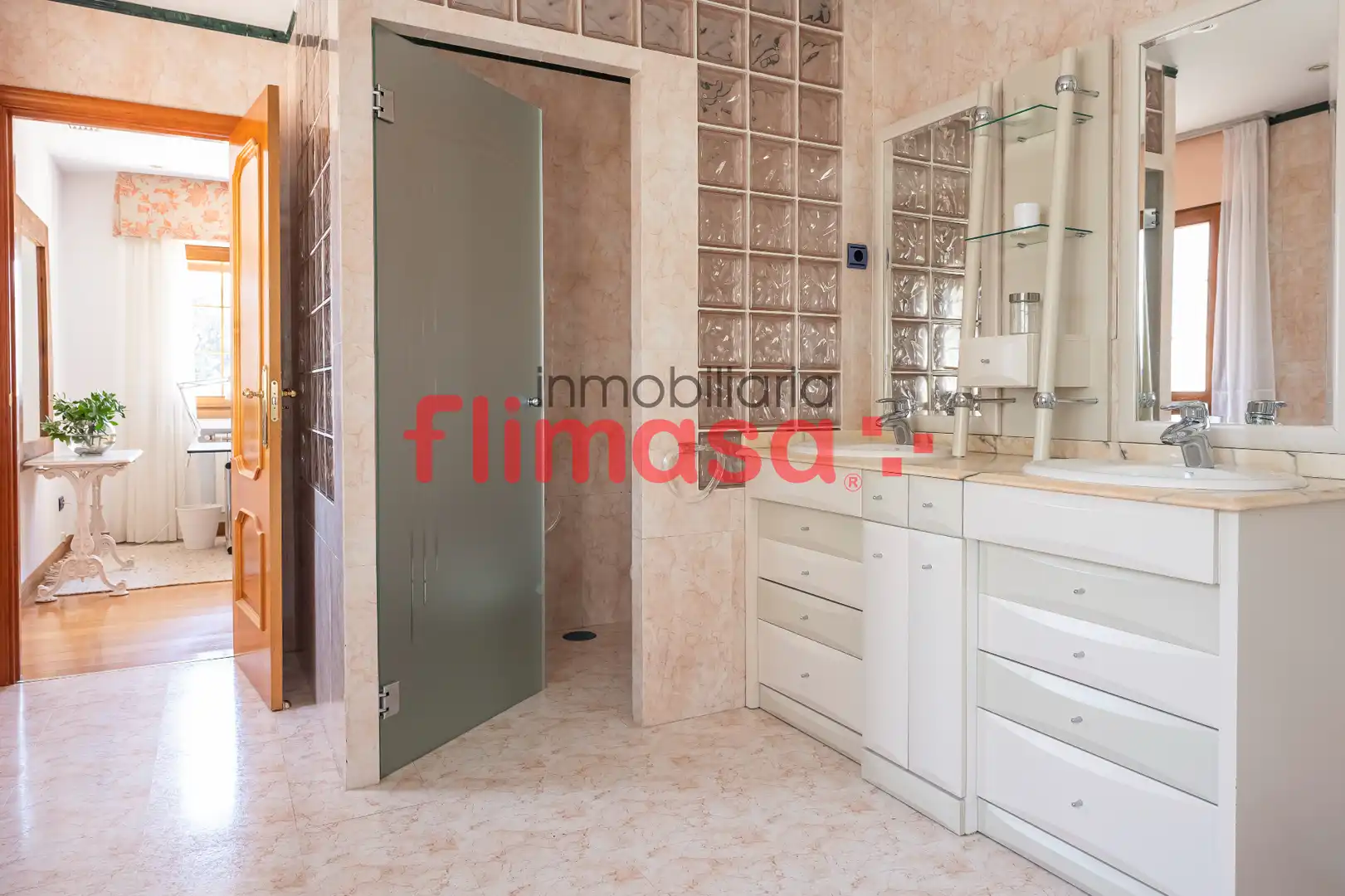 Baño de Casa o chalet en venta en Villaviciosa de Odón con Aire acondicionado, Calefacción y Jardín privado