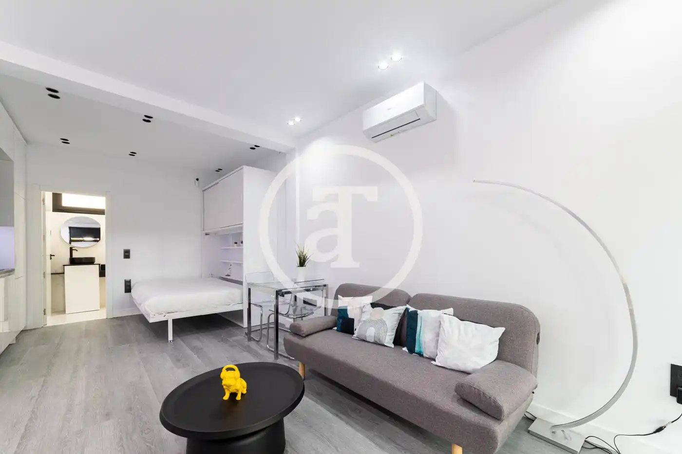 Estudio de alquiler en Calle de la Duquesa de Parcent, Lucero