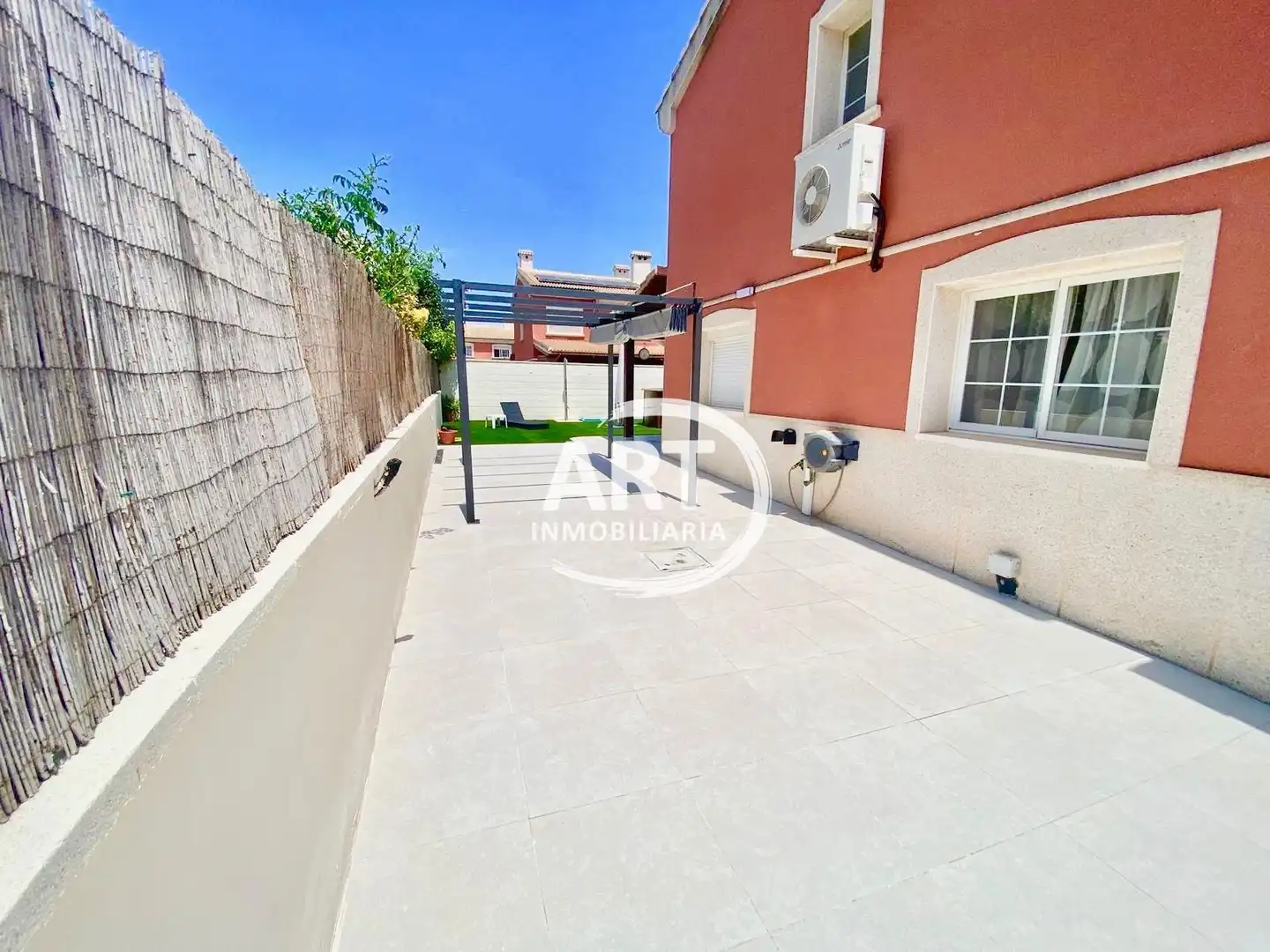 Terrassa de Casa o xalet en venda en La Pobla de Vallbona amb Aire condicionat, Calefacció i Terrassa