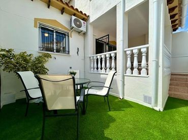 Adossat amb piscina en venda a Orihuela Costa