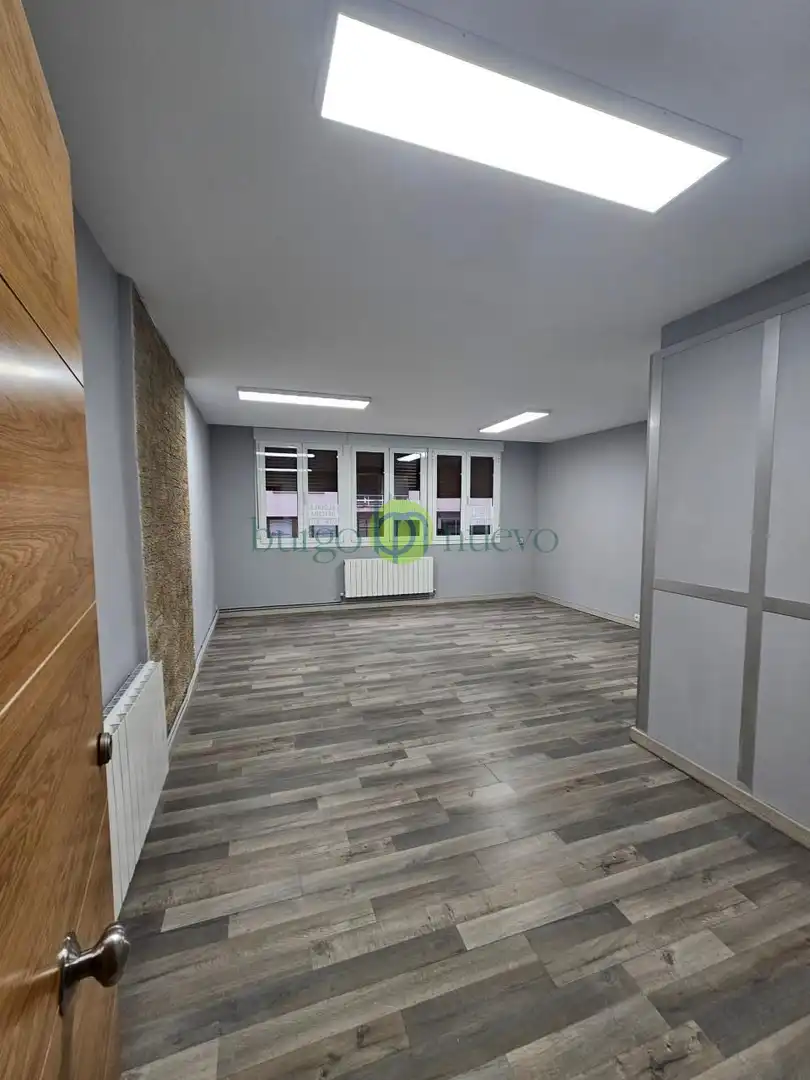 Office for rent in León Capital   with Heating