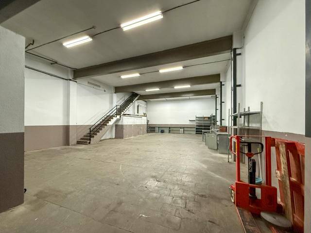Nave industrial en Alquiler en Eixample