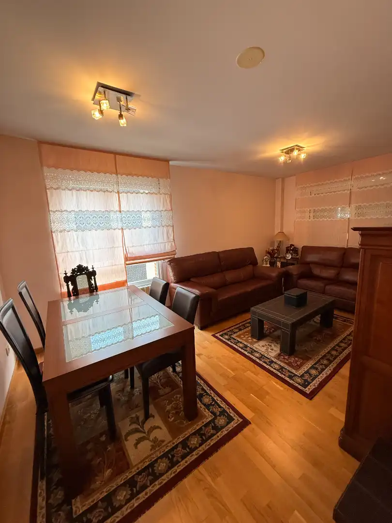 Sala d'estar de Apartament en venda en  Logroño amb Calefacció, Parquet i Traster