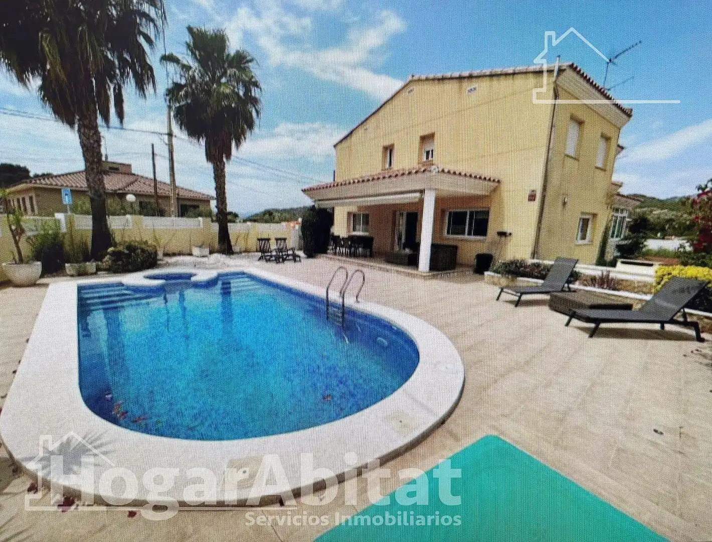 Vista exterior de Casa o xalet en venda en Borriol amb Calefacció, Jardí privat i Terrassa
