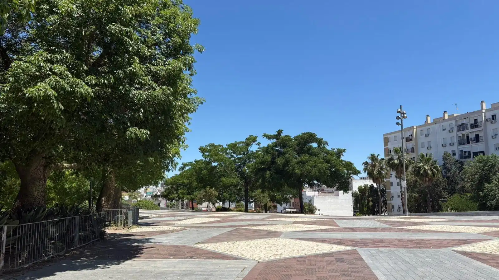 Vista exterior de Pis per a compartir en Sevilla amb Aire condicionat i Moblat