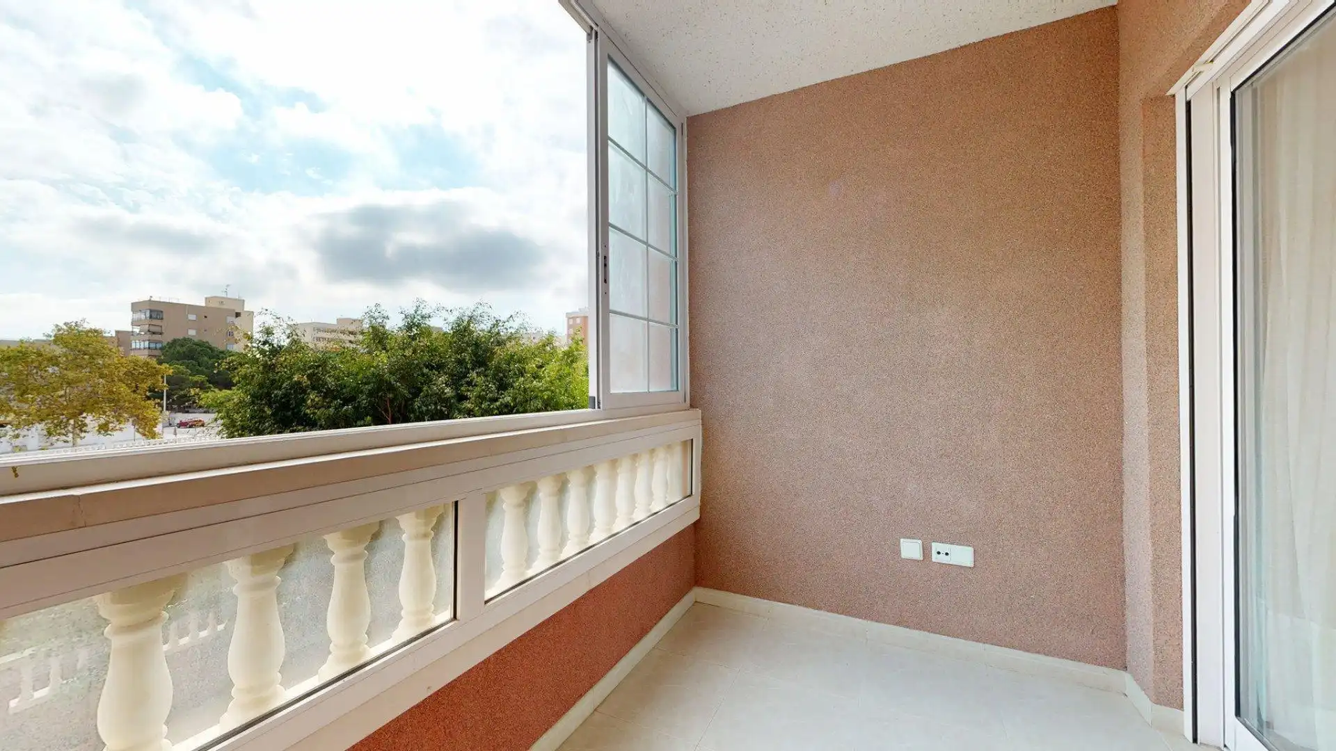 Apartamento en venta en Calle GIJON, Ciutat Esportiva