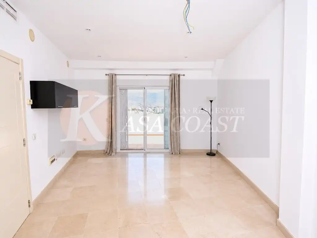 Living room of Attic for sale in Fuengirola  with Air Conditioner, Private garden and Terrace