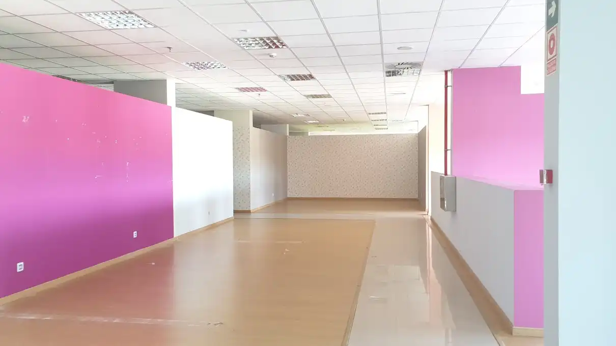 Business premises for sale in C.C. Monte Balado, Brión., imagen 5