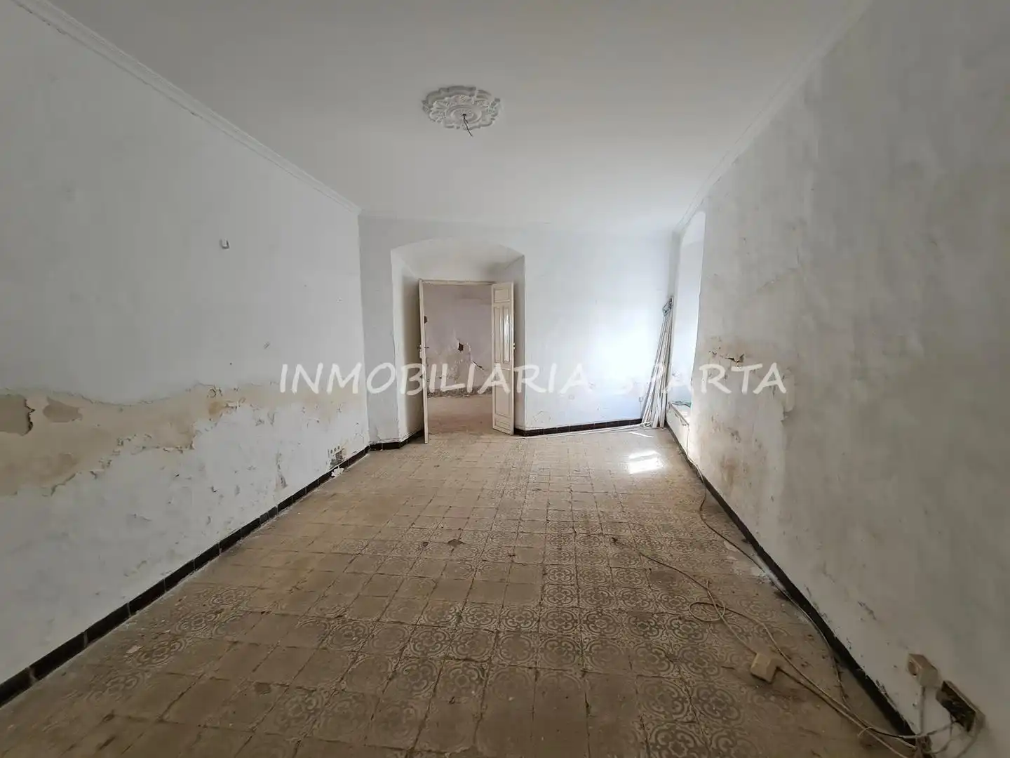 Casa adosada en venda en Sanlúcar la Mayor amb Jardí privat i Balcó