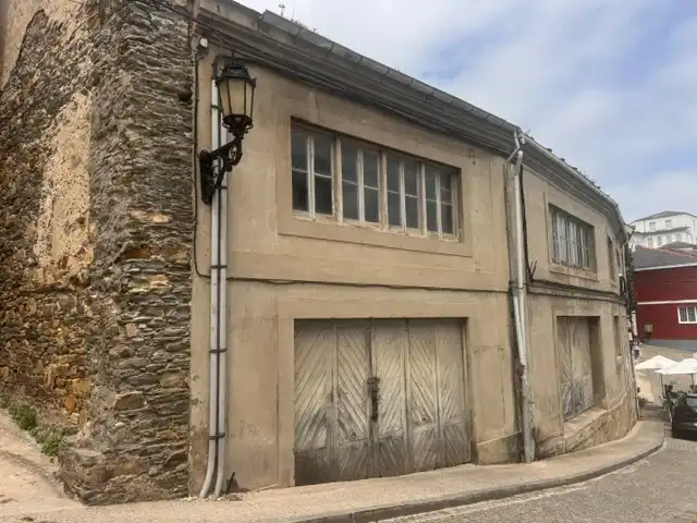 Vista exterior de Nau industrial en venda en Ribadeo