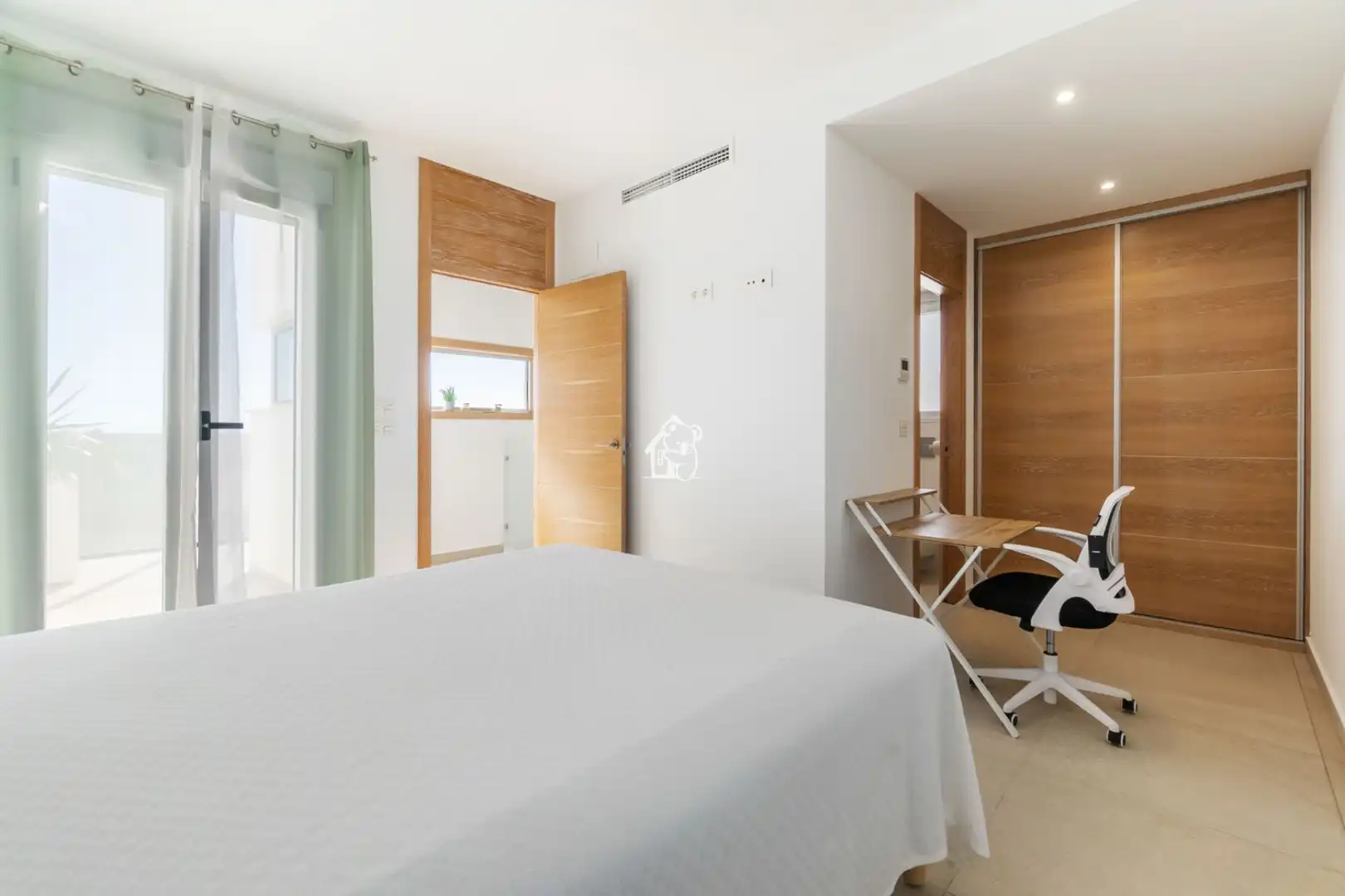Habitación de Casa o chalet de alquiler en Guardamar del Segura con Aire acondicionado, Jardín privado y Terraza