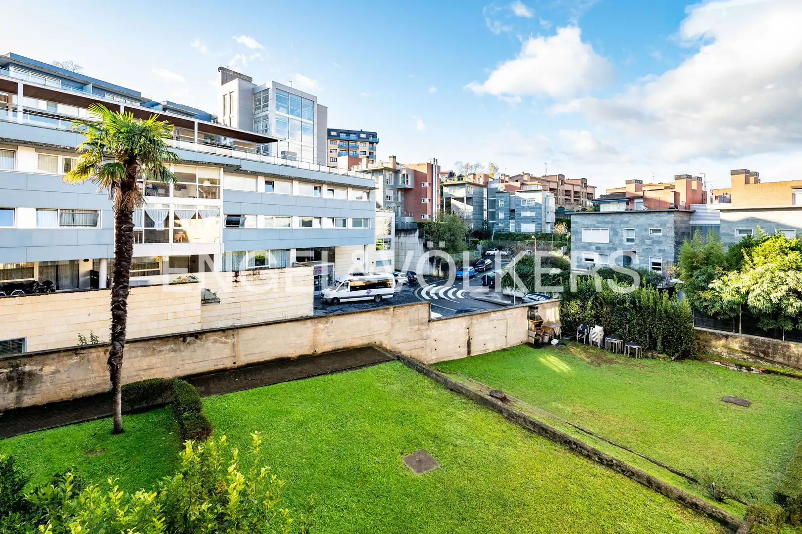 Vista exterior de Pis de lloguer en Donostia - San Sebastián  amb Calefacció, Jardí privat i Terrassa