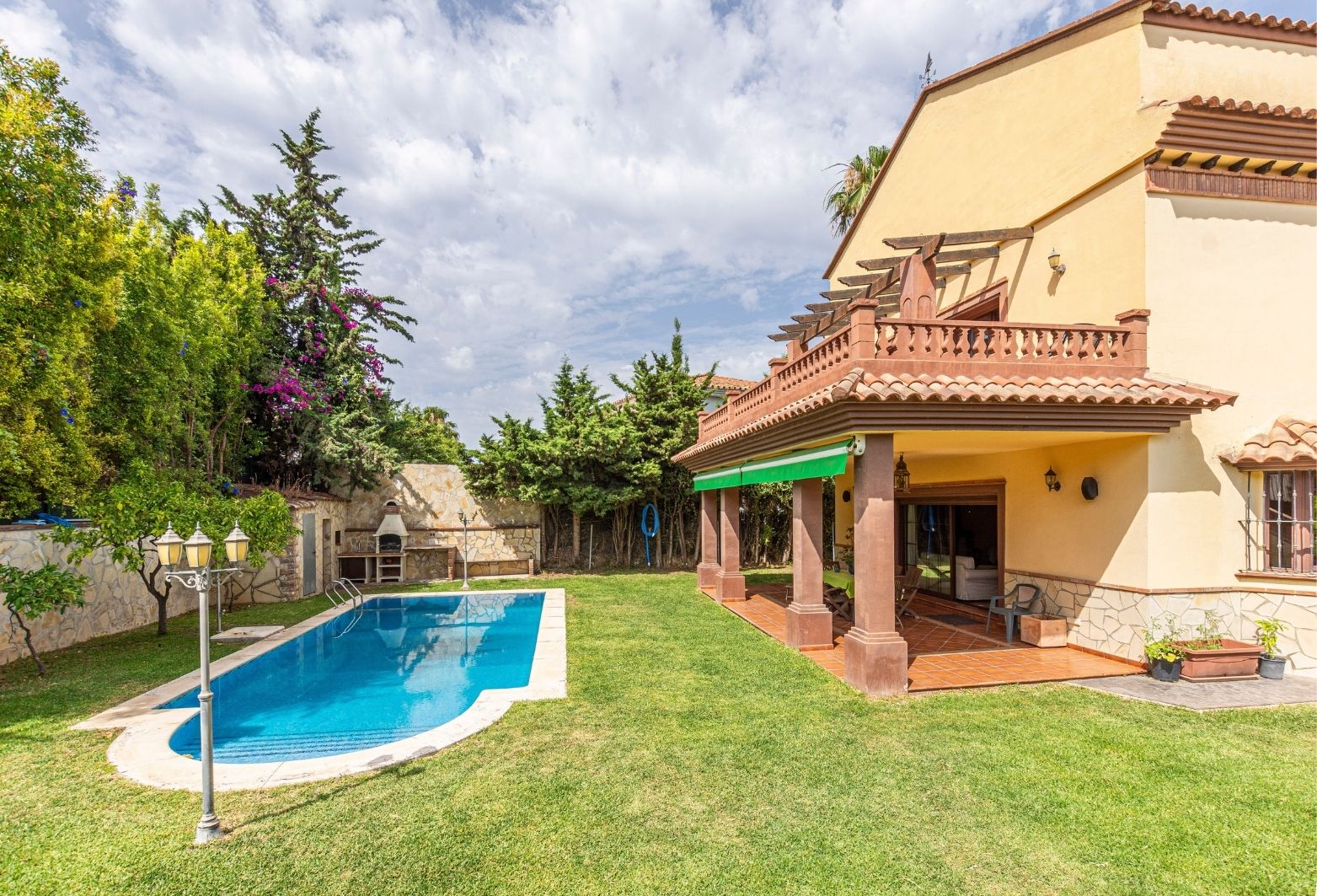 Jardí de Casa o xalet en venda en Marbella amb Jardí privat, Terrassa i Traster