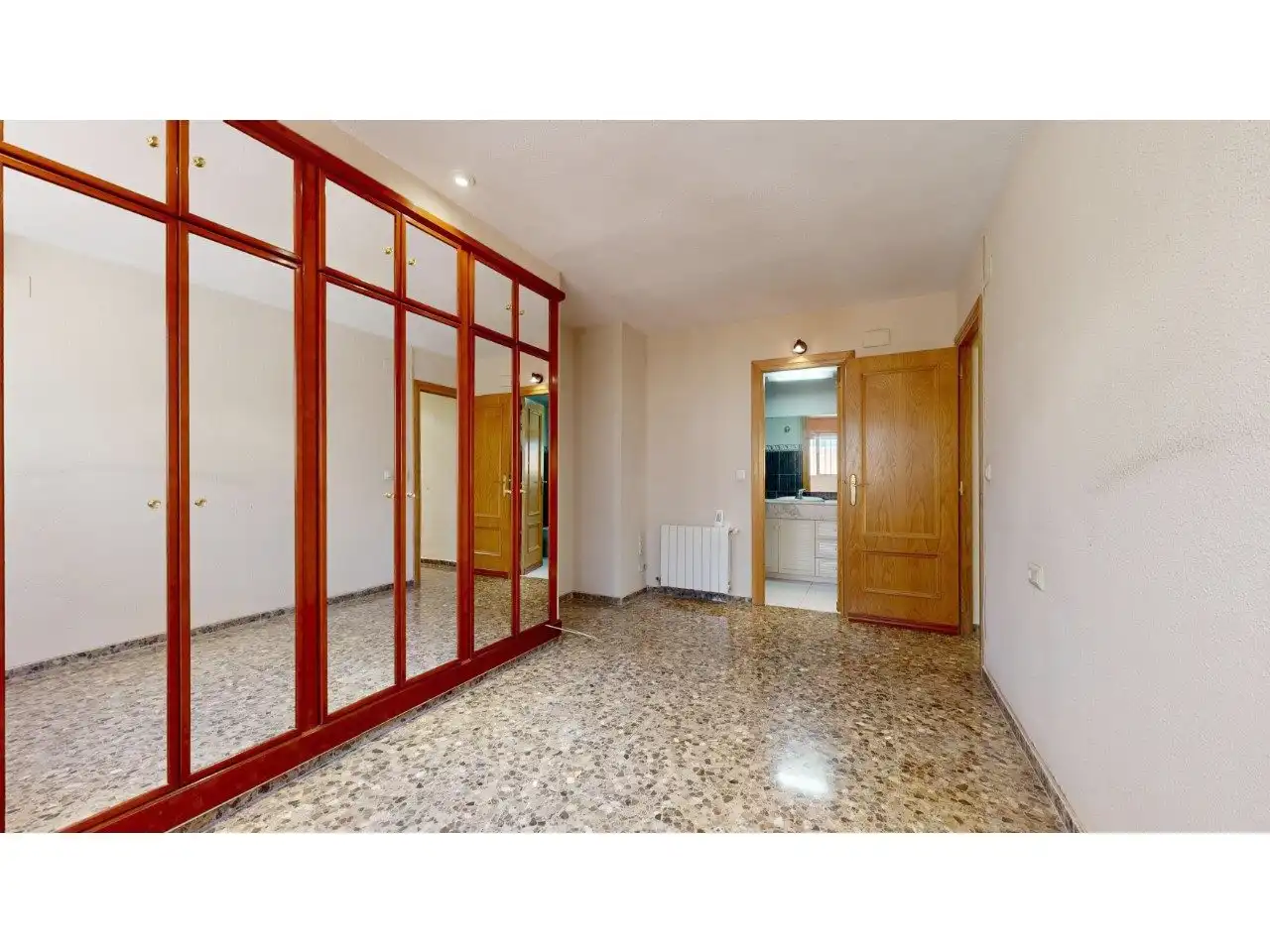 Habitación de Piso en venta en Valencia con Aire acondicionado, Calefacción y Jardín privado