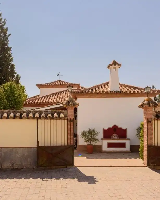 Exterior view of Houses for sale in Sevilla  with Air Conditioner, Private garden and Terrace