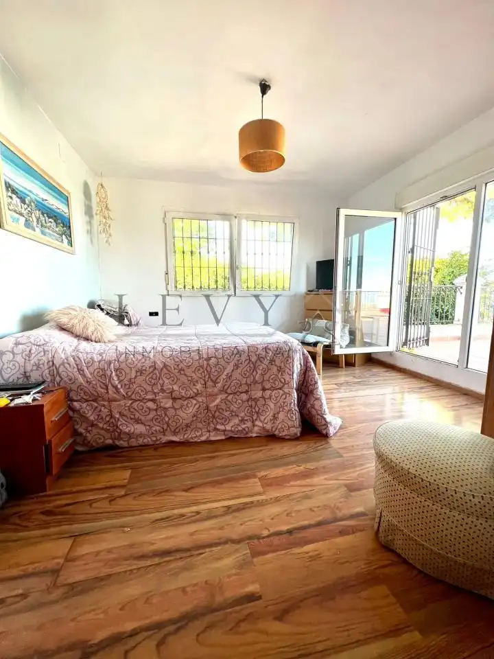 Dormitori de Casa o xalet en venda en Torremolinos amb Calefacció, Jardí privat i Terrassa