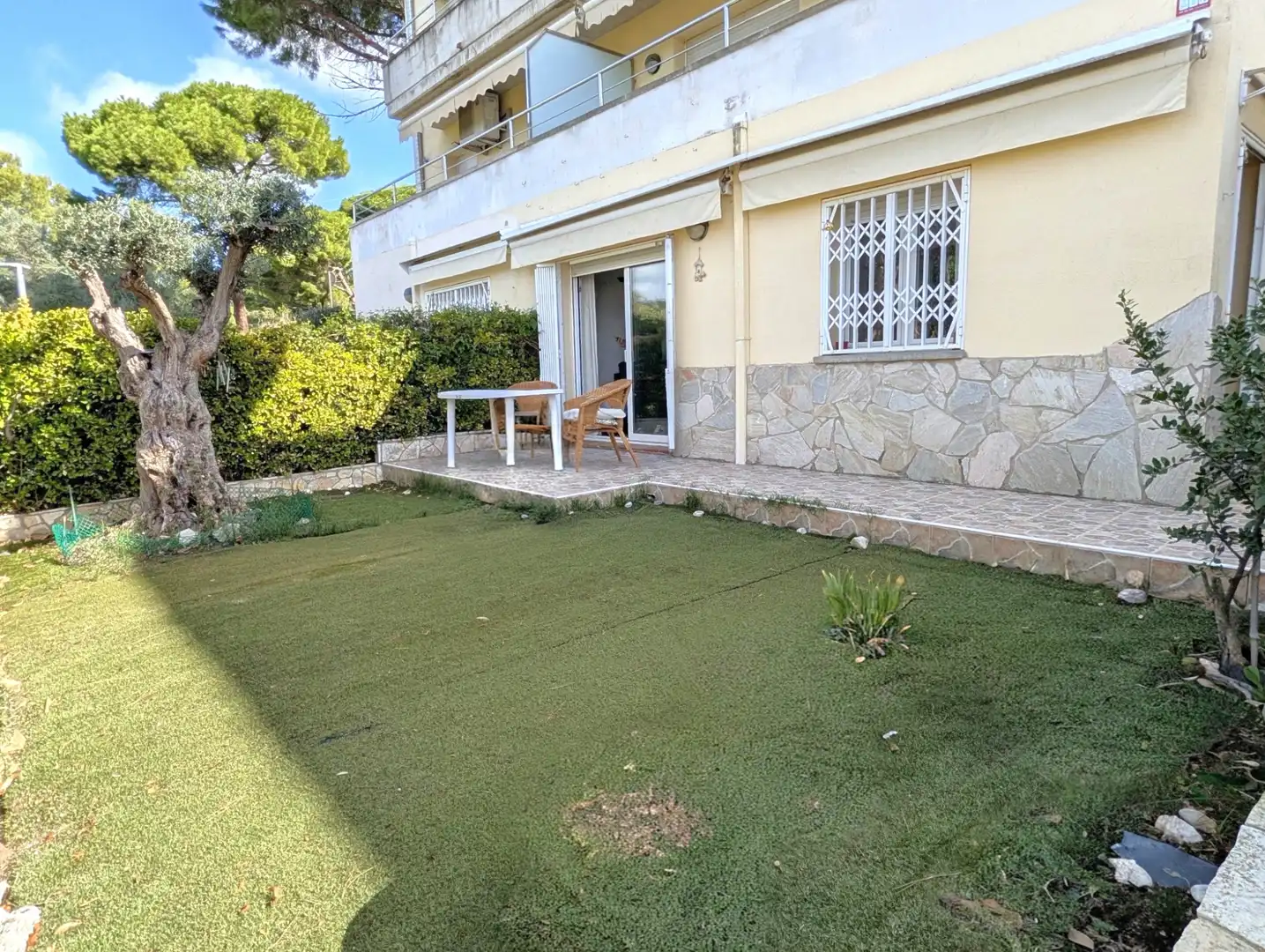Erdgeschosswohnung mit Pool zum Verkauf in Urbanització els Pins 6, imagen 3