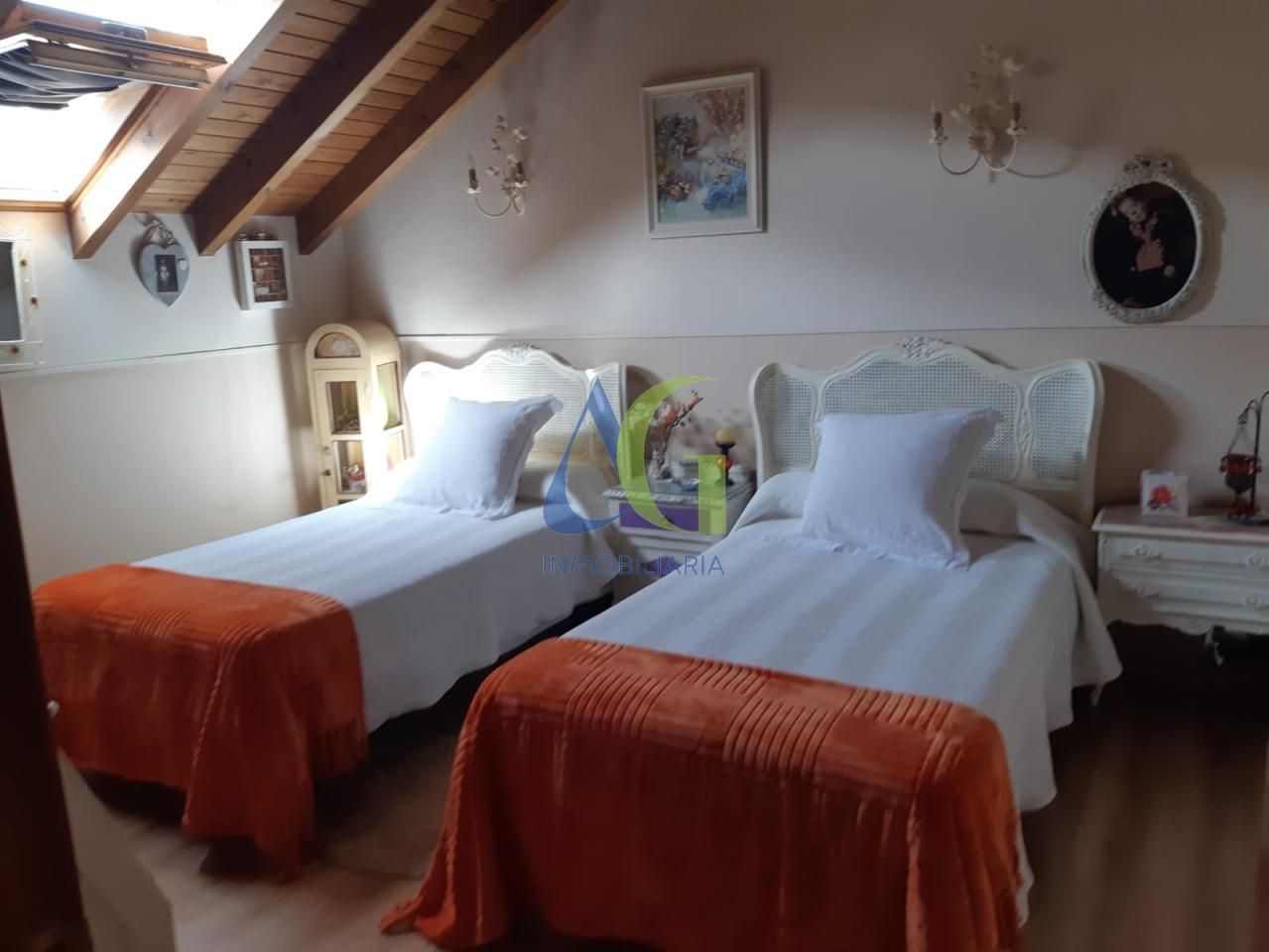 Dormitori de Casa o xalet en venda en Carrocera amb Calefacció, Traster i Moblat