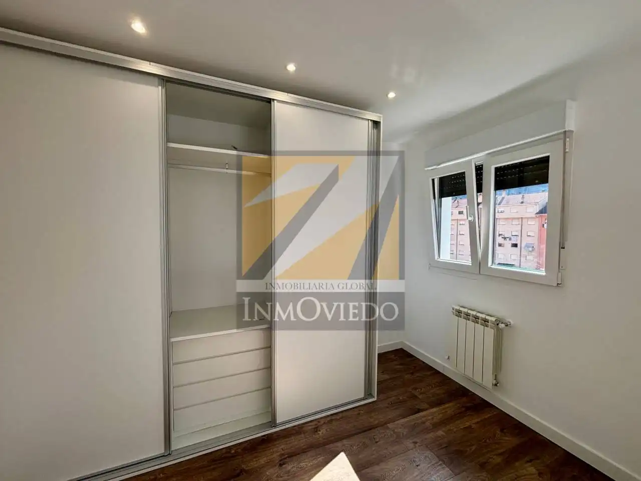 Piso en venta en Calle Ramón y Cajal, La Villa - Bazuelo