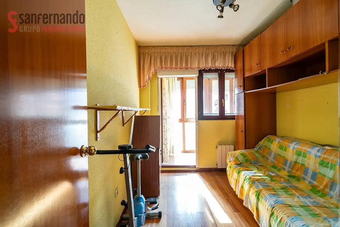 Schlafzimmer von Wohnung zum Verkauf in Cartes mit Heizung