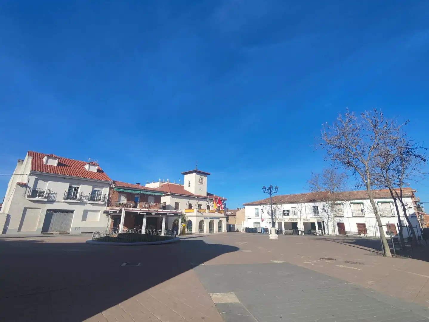 Vista exterior de Casa o chalet en venta en Sevilla la Nueva con Aire acondicionado, Calefacción y Jardín privado