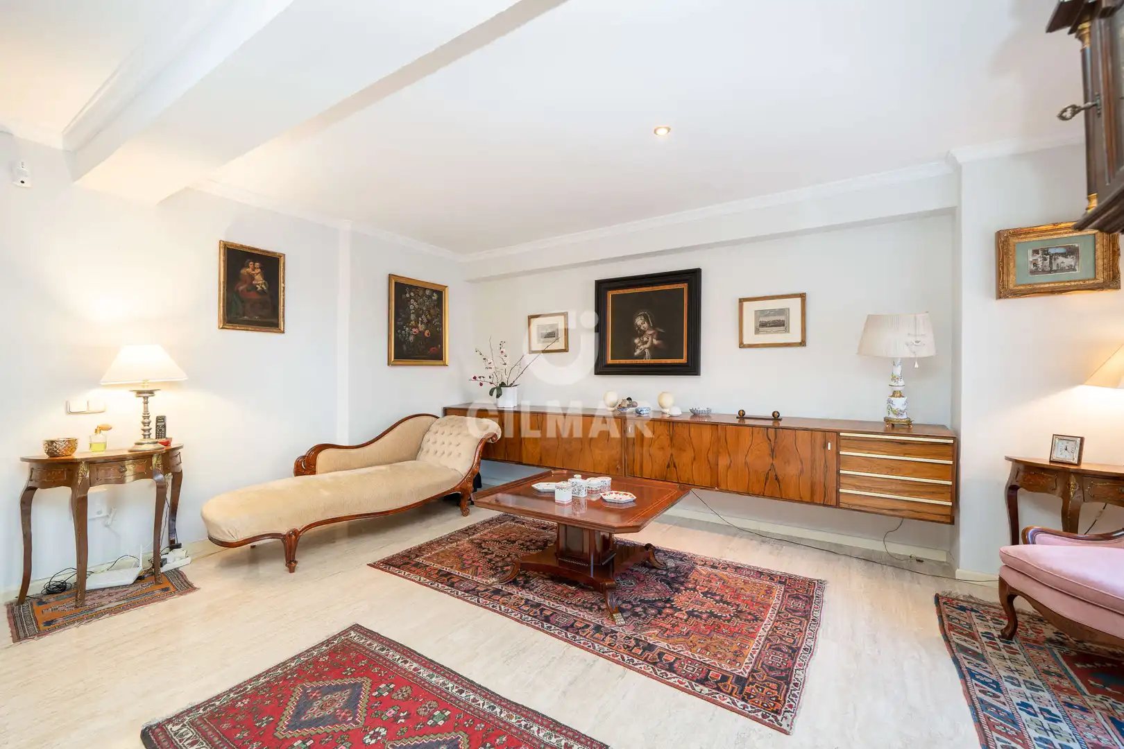 Sala d'estar de Pis en venda en Madrid amb Calefacció i Jardí privat