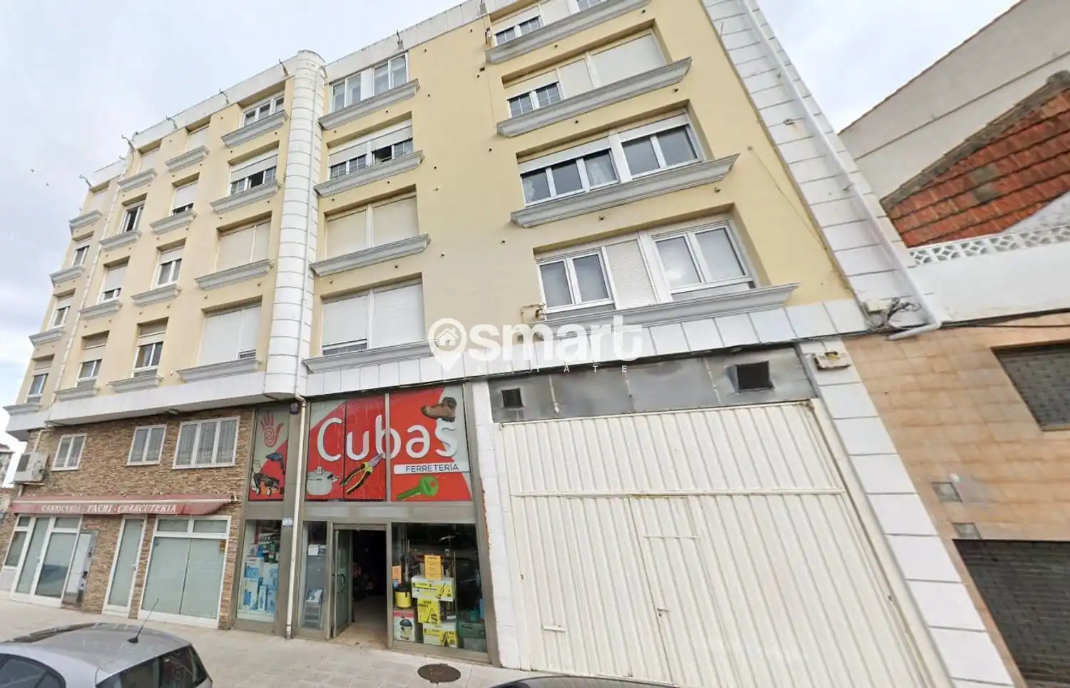 Piso con ascensor en venta en La Gloria 56