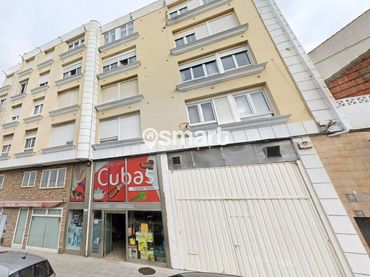 Pis amb ascensor en venda a La Gloria 56