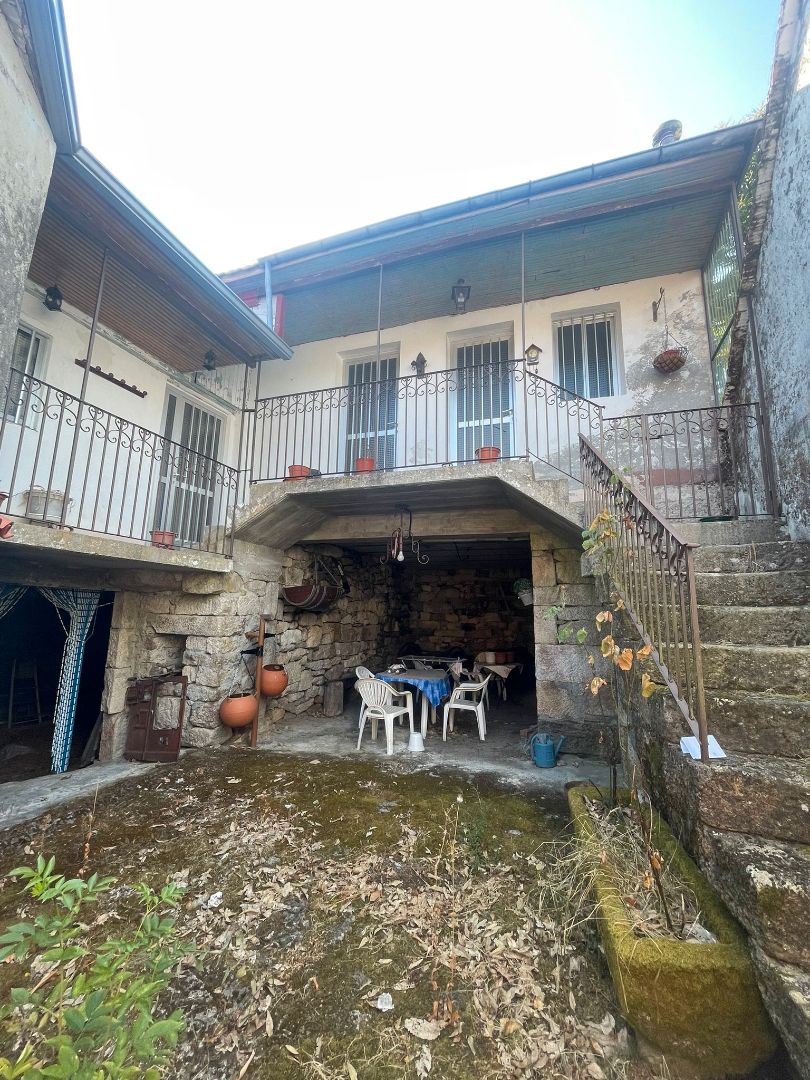 Terrassa de Finca rústica de lloguer en O Irixo amb Calefacció, Traster i Moblat