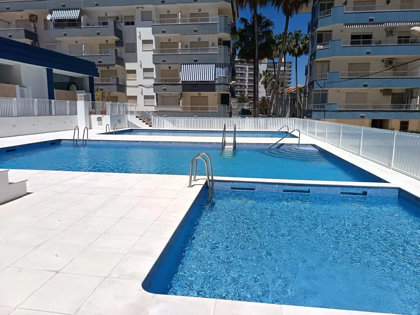 Piscina de Apartament en venda en Miramar amb Terrassa, Moblat i Piscina comunitària