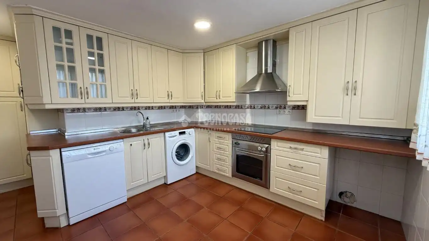 Cocina de Piso en venta en Alcalá de Henares con Aire acondicionado, Calefacción y Terraza