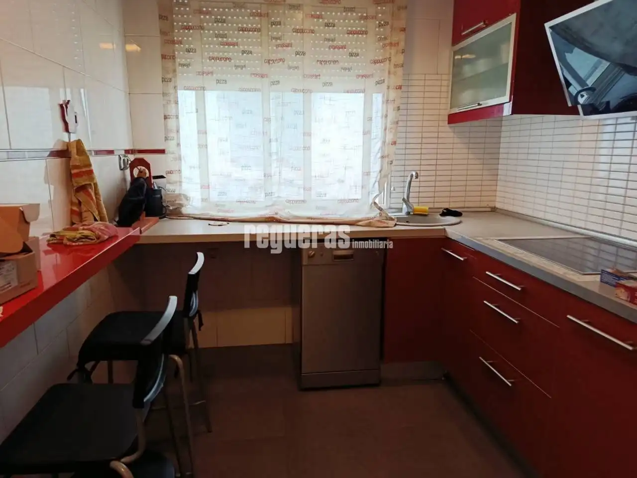 Cocina de Piso en venta en Avilés con Calefacción, Trastero y Amueblado