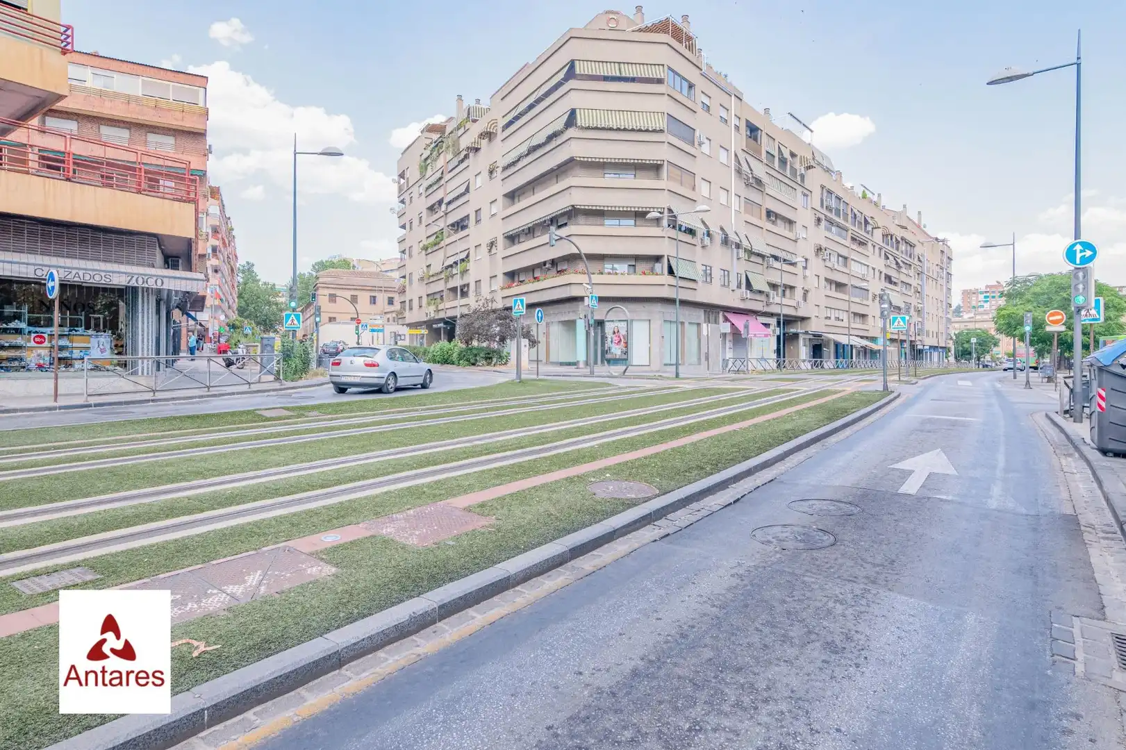Vista exterior de Piso en venta en Granada con Calefacción y Amueblado