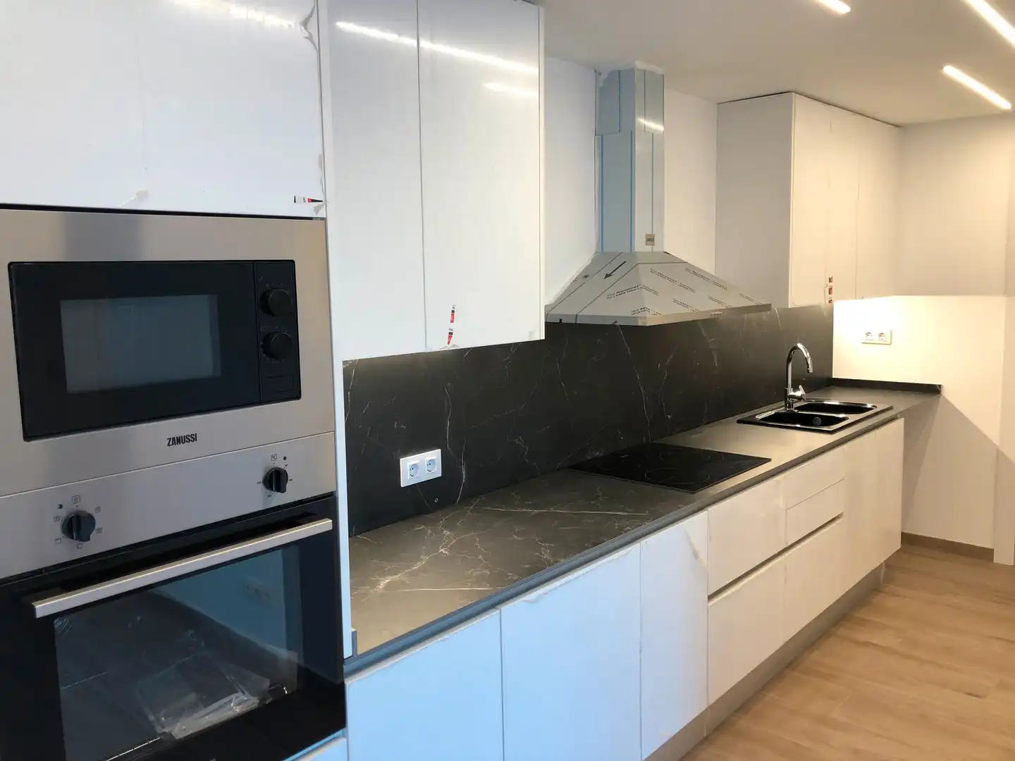 Kitchen of Flat for sale in Les Franqueses del Vallès  with Air Conditioner and Balcony