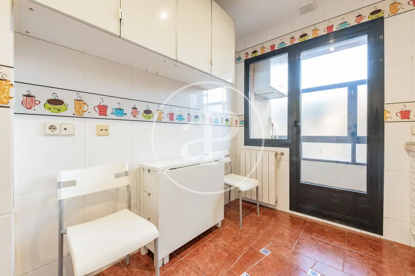Küche von Wohnung zum Verkauf in La Moraleja mit Klimaanlage, Heizung und Privatgarten