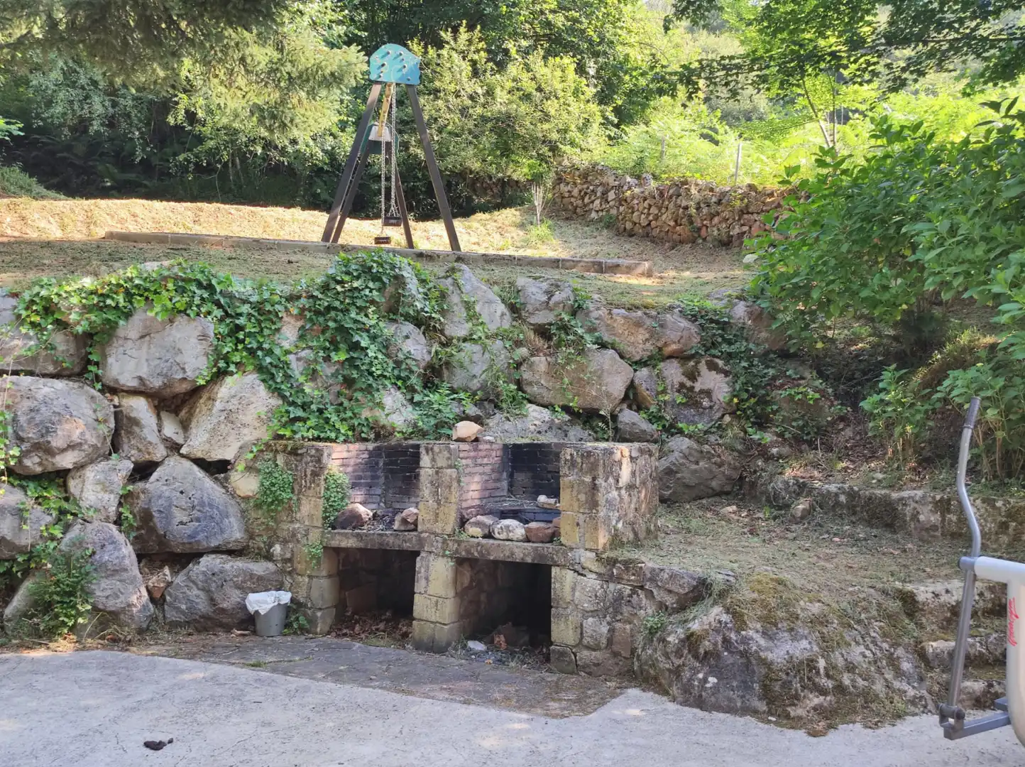 Jardí de Casa adosada en venda en Corvera de Toranzo amb Calefacció, Jardí privat i Parquet
