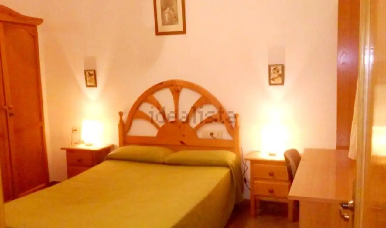 Habitación de Piso de alquiler en Granada con Calefacción y Amueblado