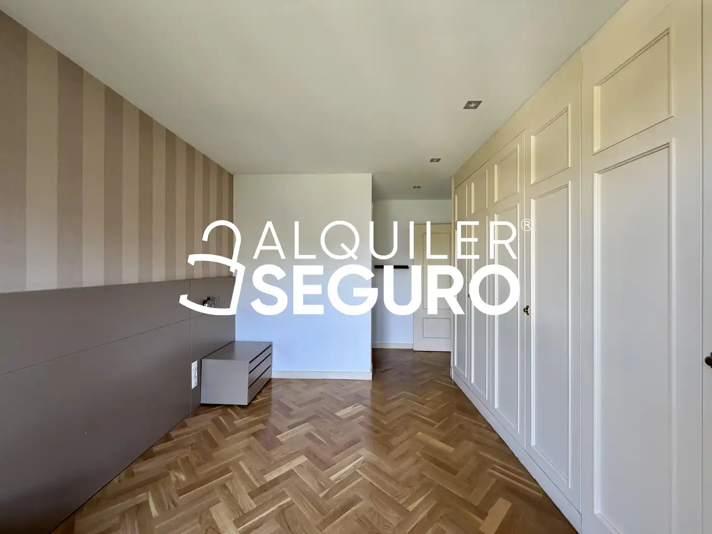 Habitación de Piso de alquiler en Las Rozas de Madrid con Calefacción y Piscina