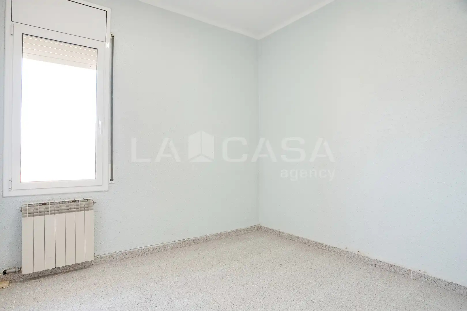Piso en venta en Barcelona con Calefacción y Balcón