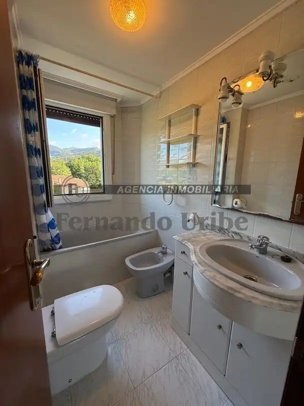 Badezimmer von Wohnung zum Verkauf in Iurreta mit Privatgarten, Abstellraum und Balkon