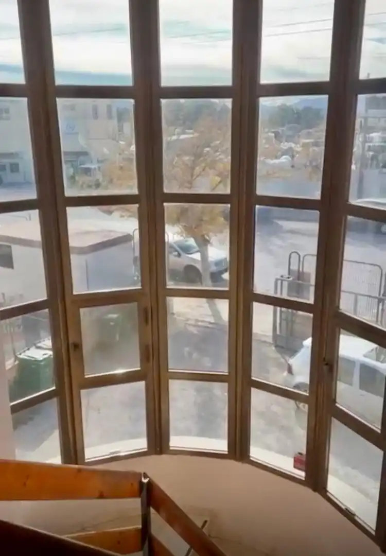 Vista exterior de Edificio en venta en Elda
