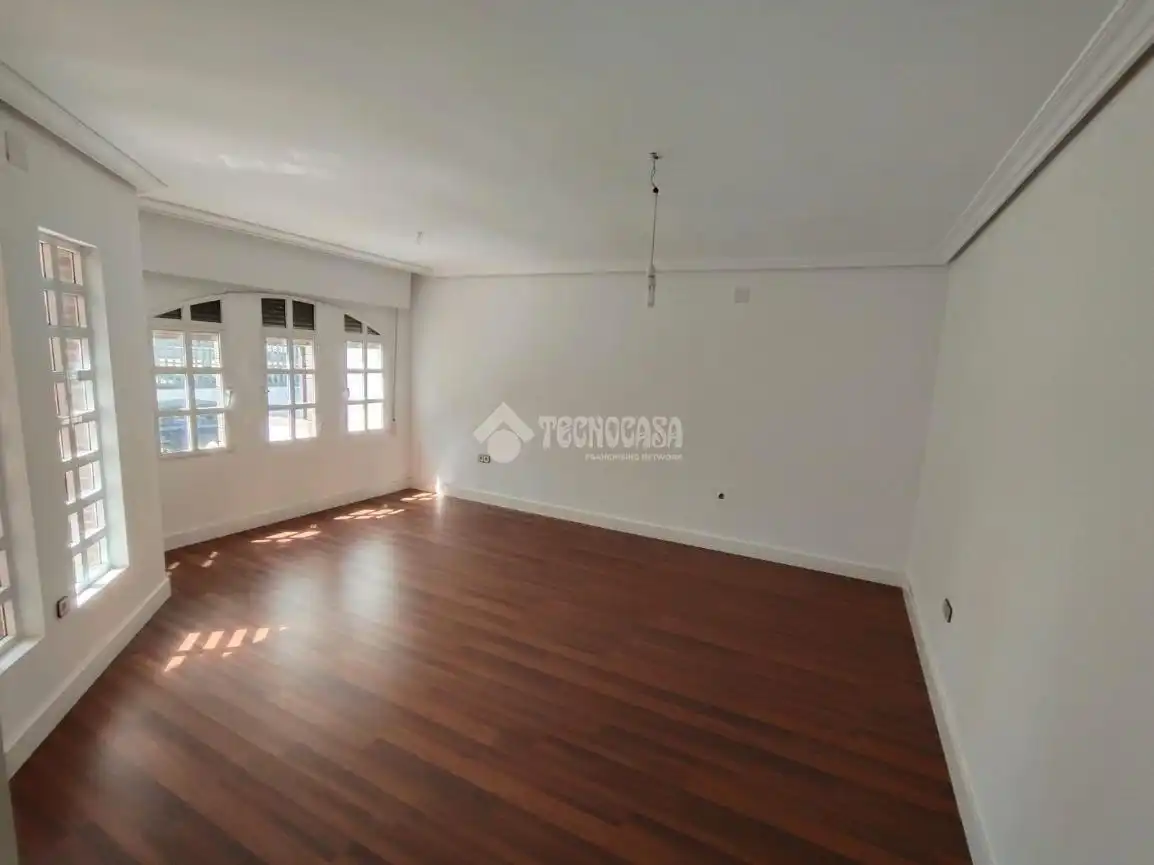 Casa pareada con piscina en venta en Mengíbar