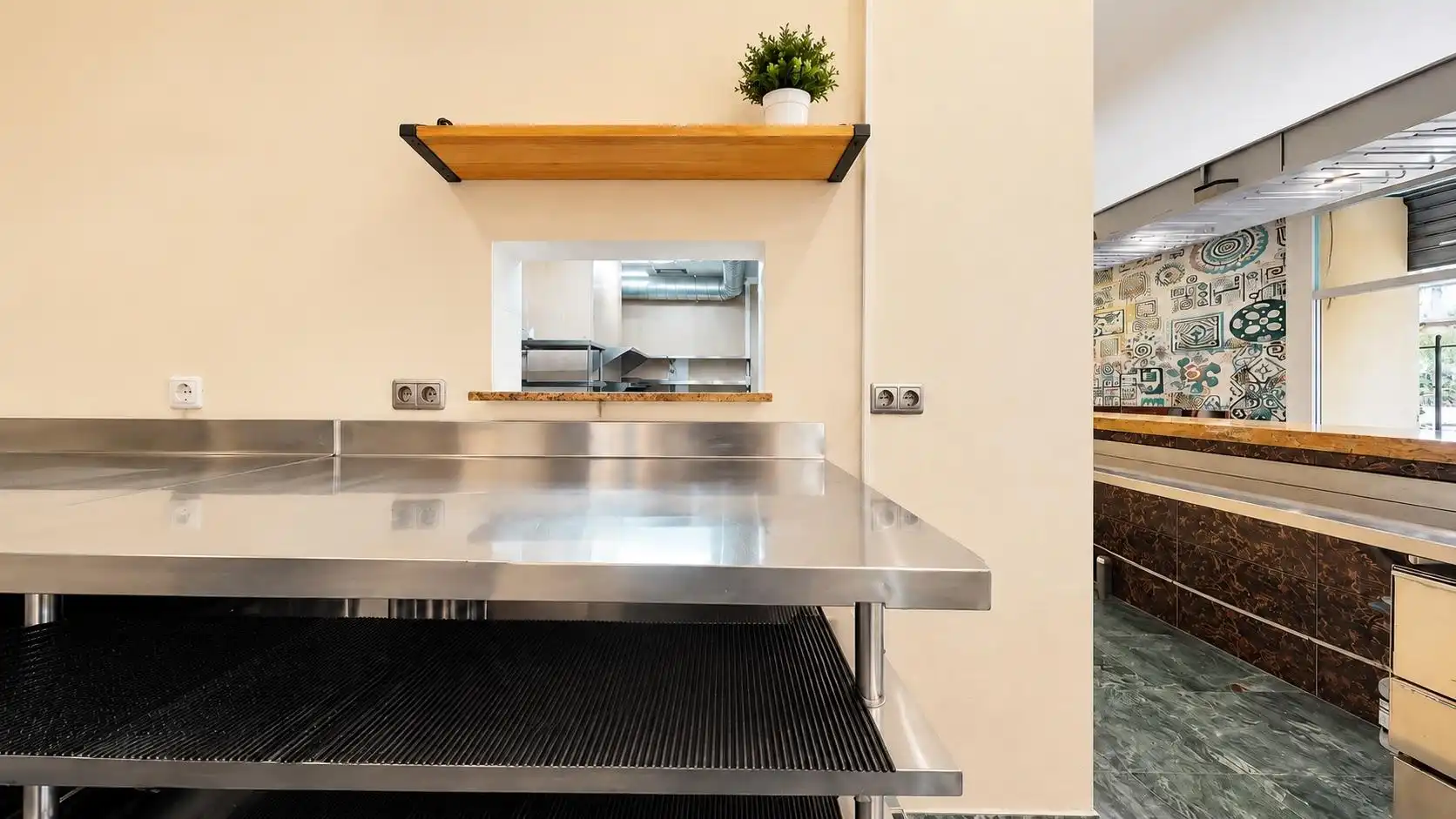 Cocina de Local en venta en Granada con Aire acondicionado y Amueblado