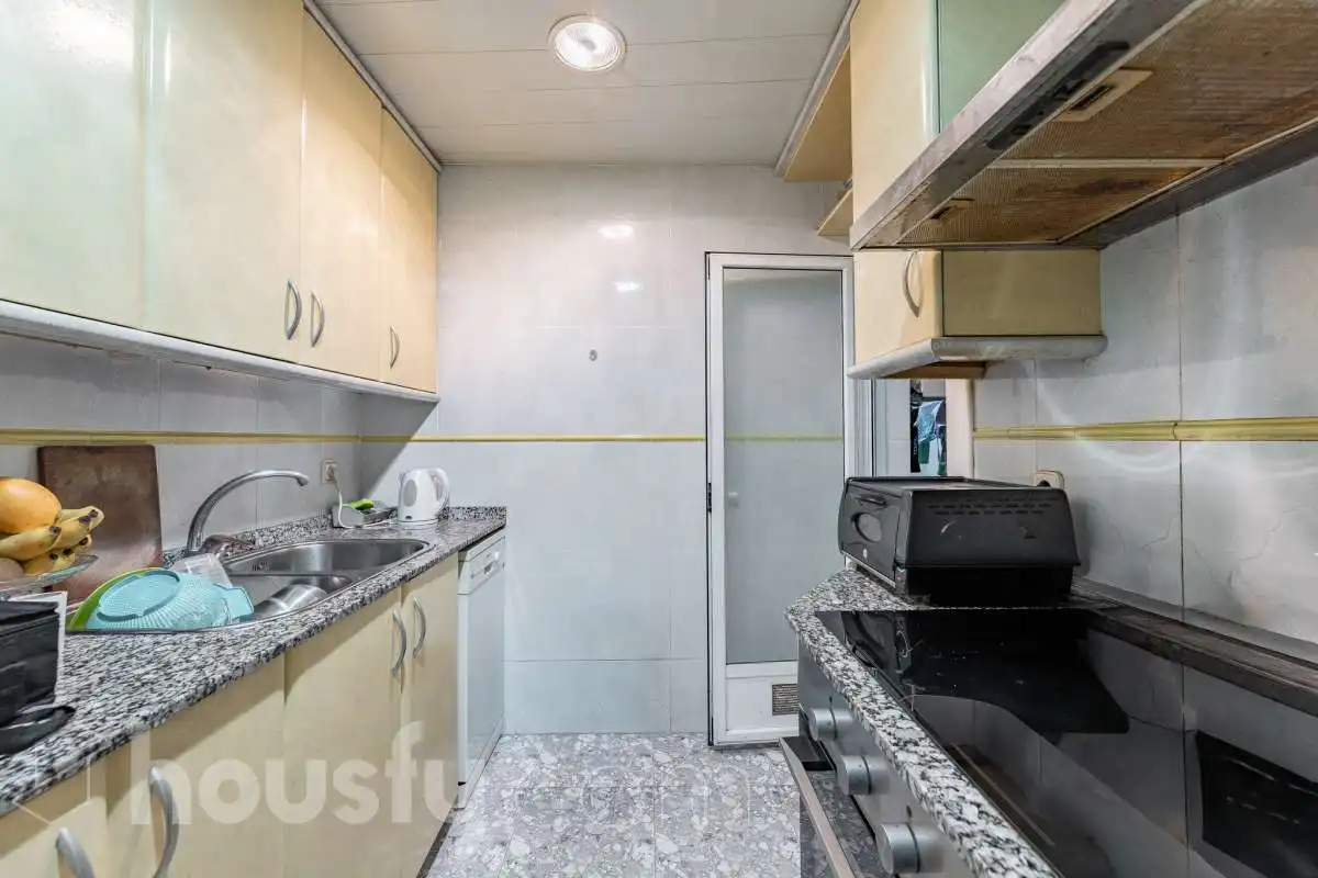 Cocina de Piso en venta en Barcelona con Aire acondicionado y Amueblado