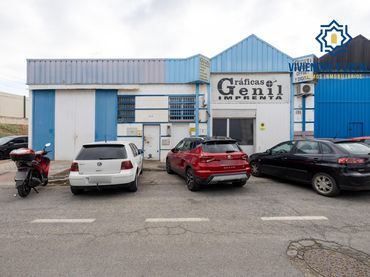 Nau industrial de lloguer a Calle del Escritor José España