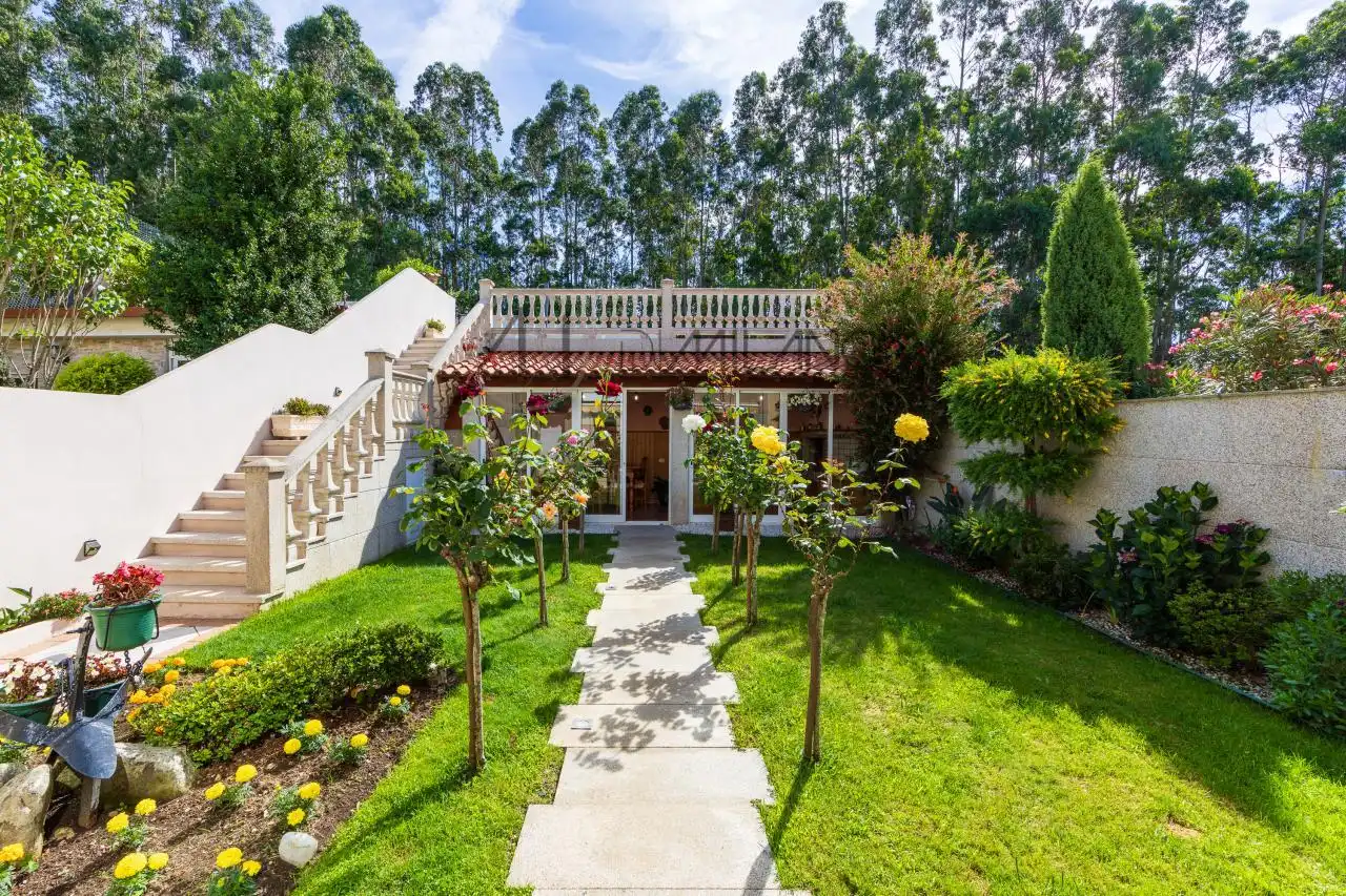 Jardín de Casa adosada en venta en Vigo  con Calefacción, Jardín privado y Parquet
