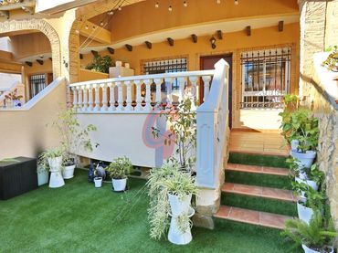 Adosado con piscina en venta en Calle Jaume de Soler 1
